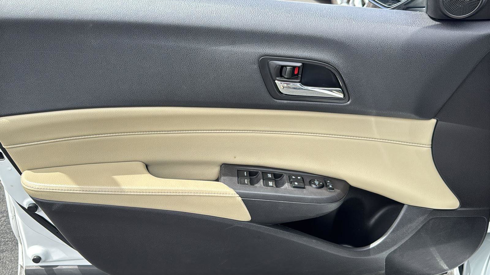 Used 2017 Acura ILX FWD image 8