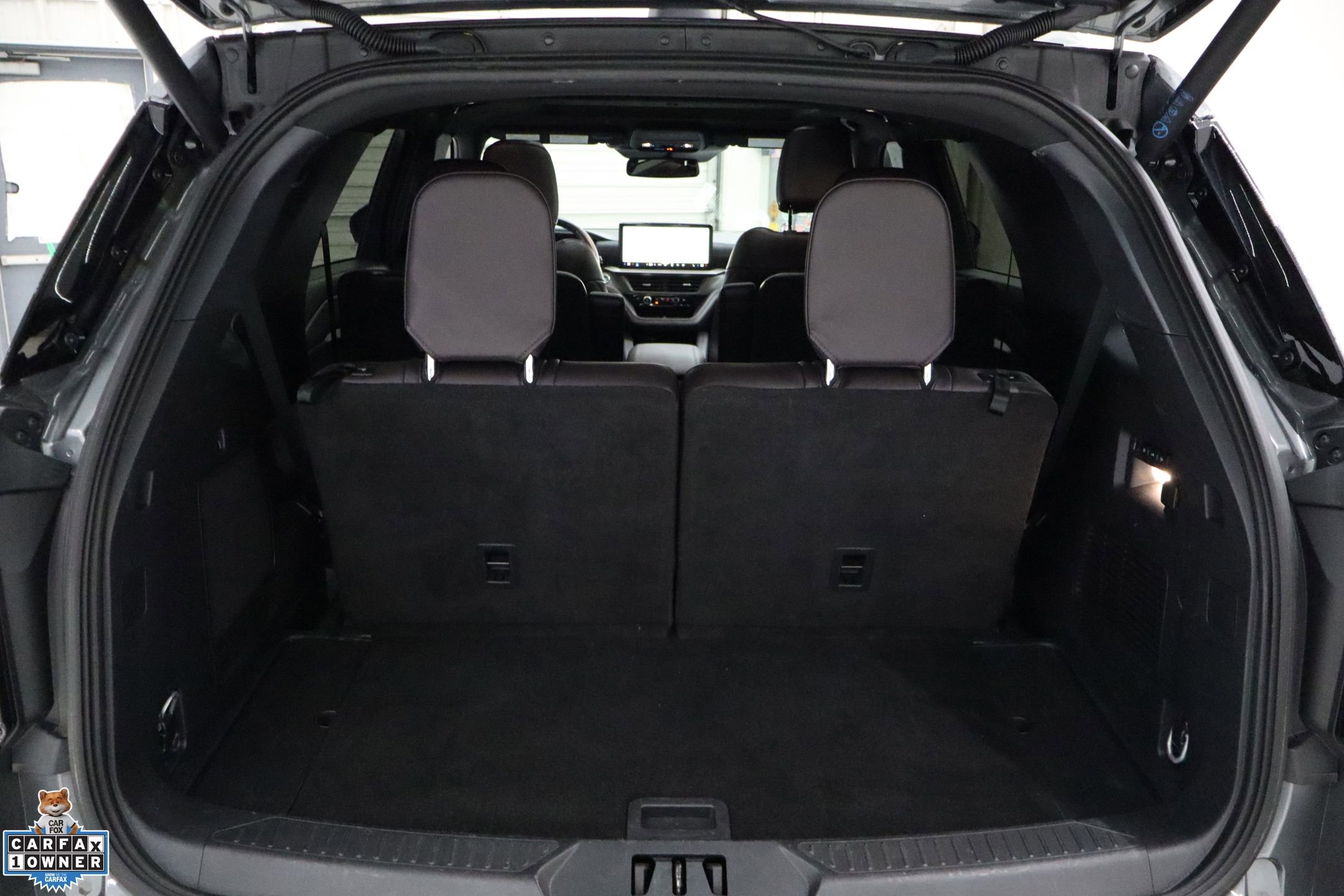 Certified 2025 Ford Explorer Platinum w/ LUX Leather Package image 27