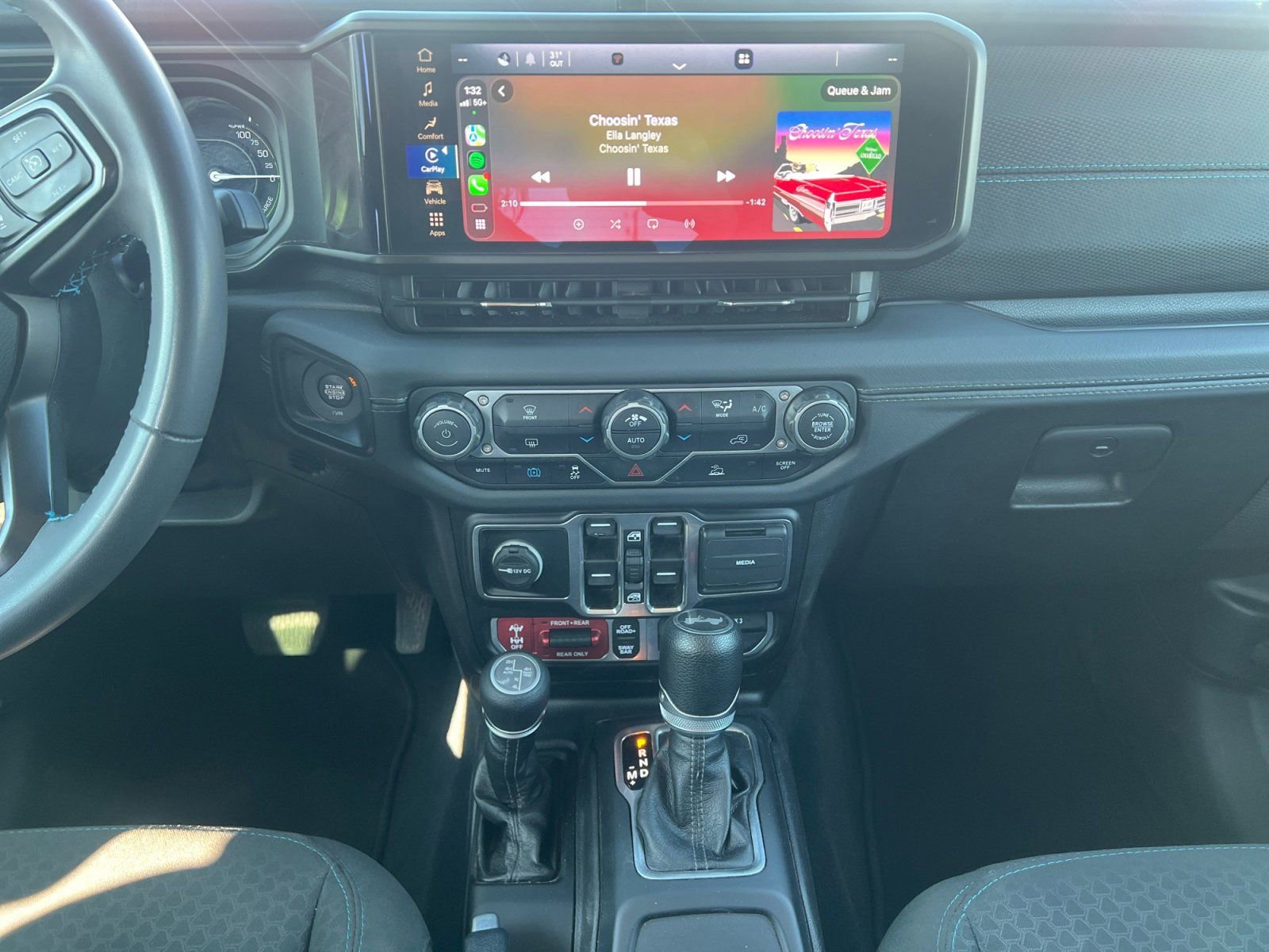 Used 2024 Jeep Wrangler Unlimited Rubicon 4xe AWD/4WD image 11