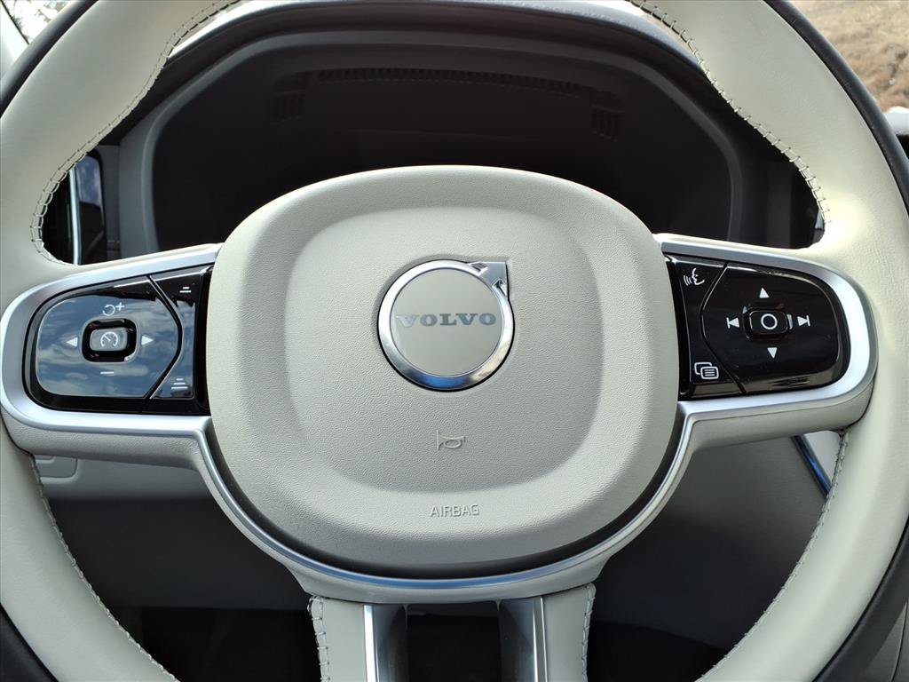 New 2026 Volvo XC60 T8 Ultra w/ Protection Package Premier AWD/4WD image 10