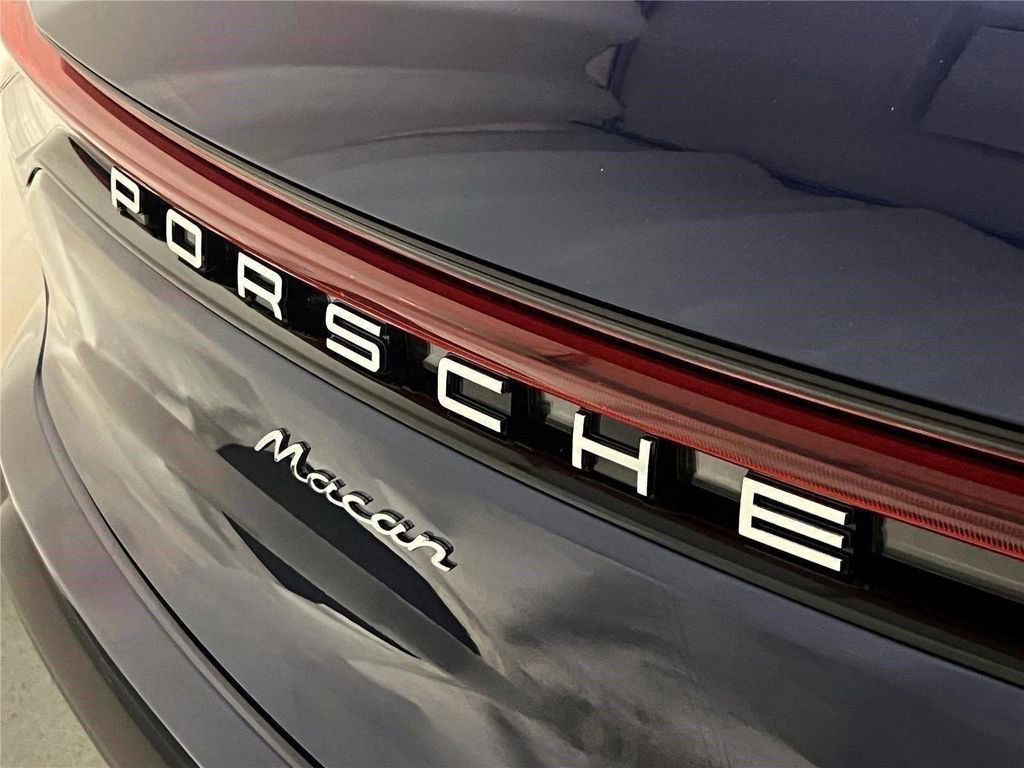 New 2026 Porsche Macan AWD/4WD image 25