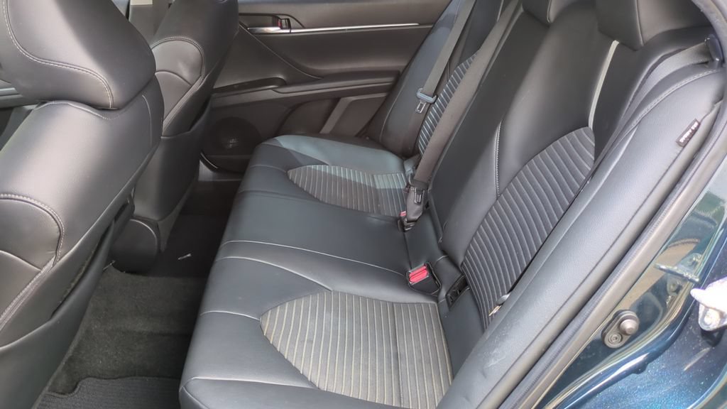 Used 2021 Toyota Camry SE FWD image 14