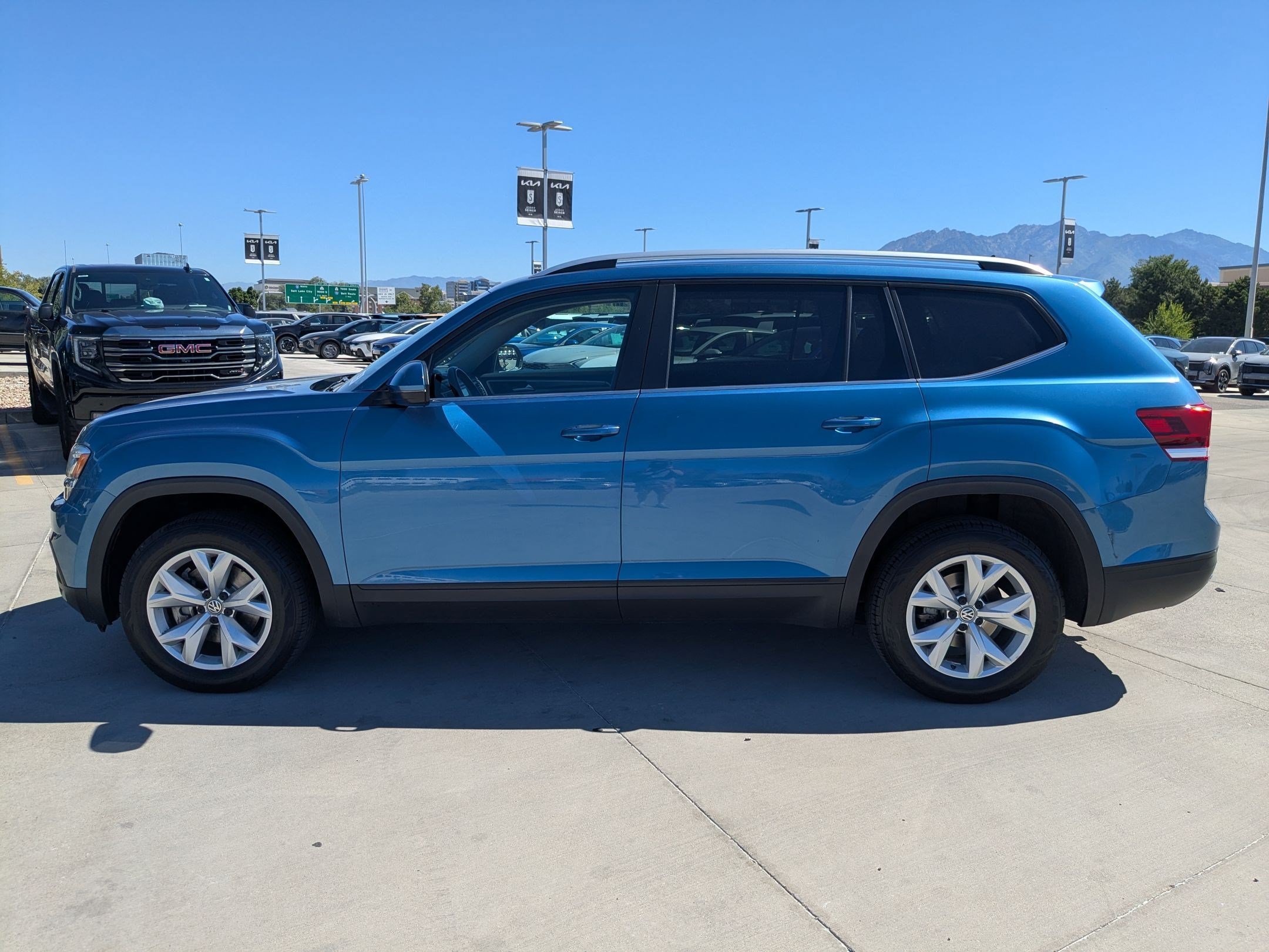 Used 2019 Volkswagen Atlas SE w/ Towing Package AWD/4WD image 2