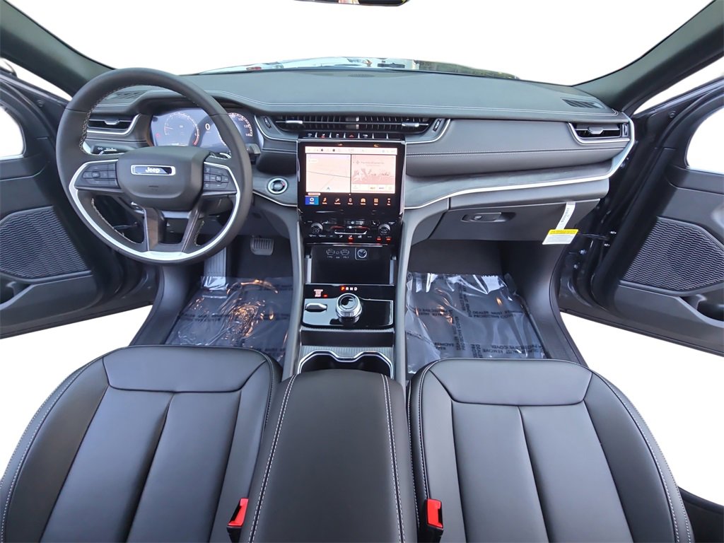 New 2025 Jeep Grand Cherokee Limited image 9