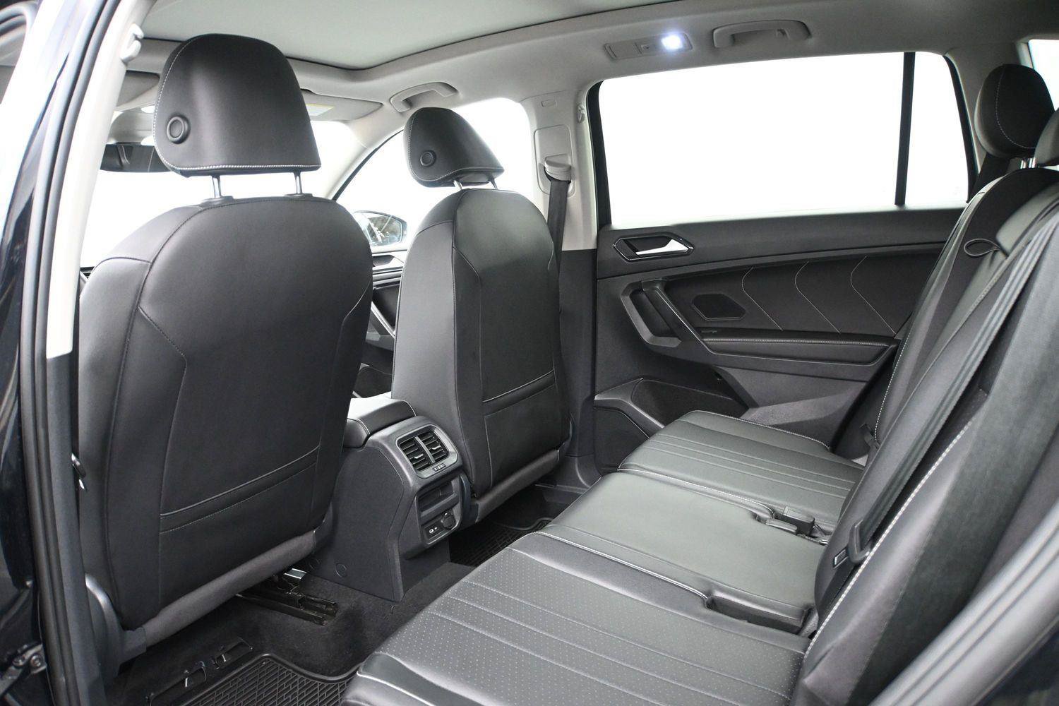 Used 2022 Volkswagen Tiguan SE AWD/4WD image 10