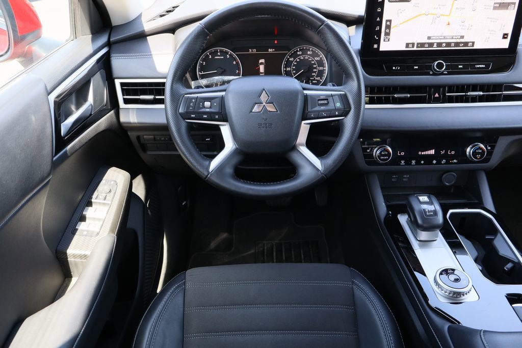 Used 2025 Mitsubishi Outlander SE FWD image 23