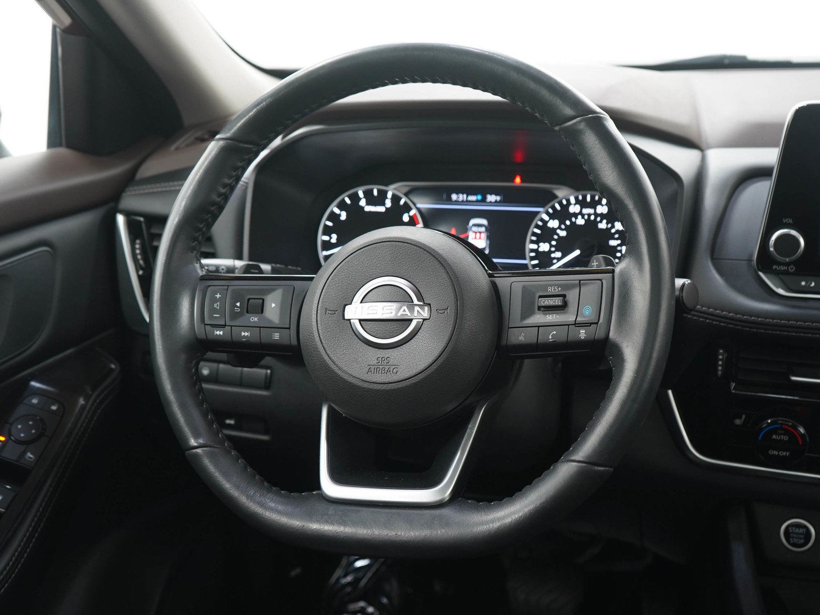 Used 2023 Nissan Rogue SV w/ SV Premium Package image 17