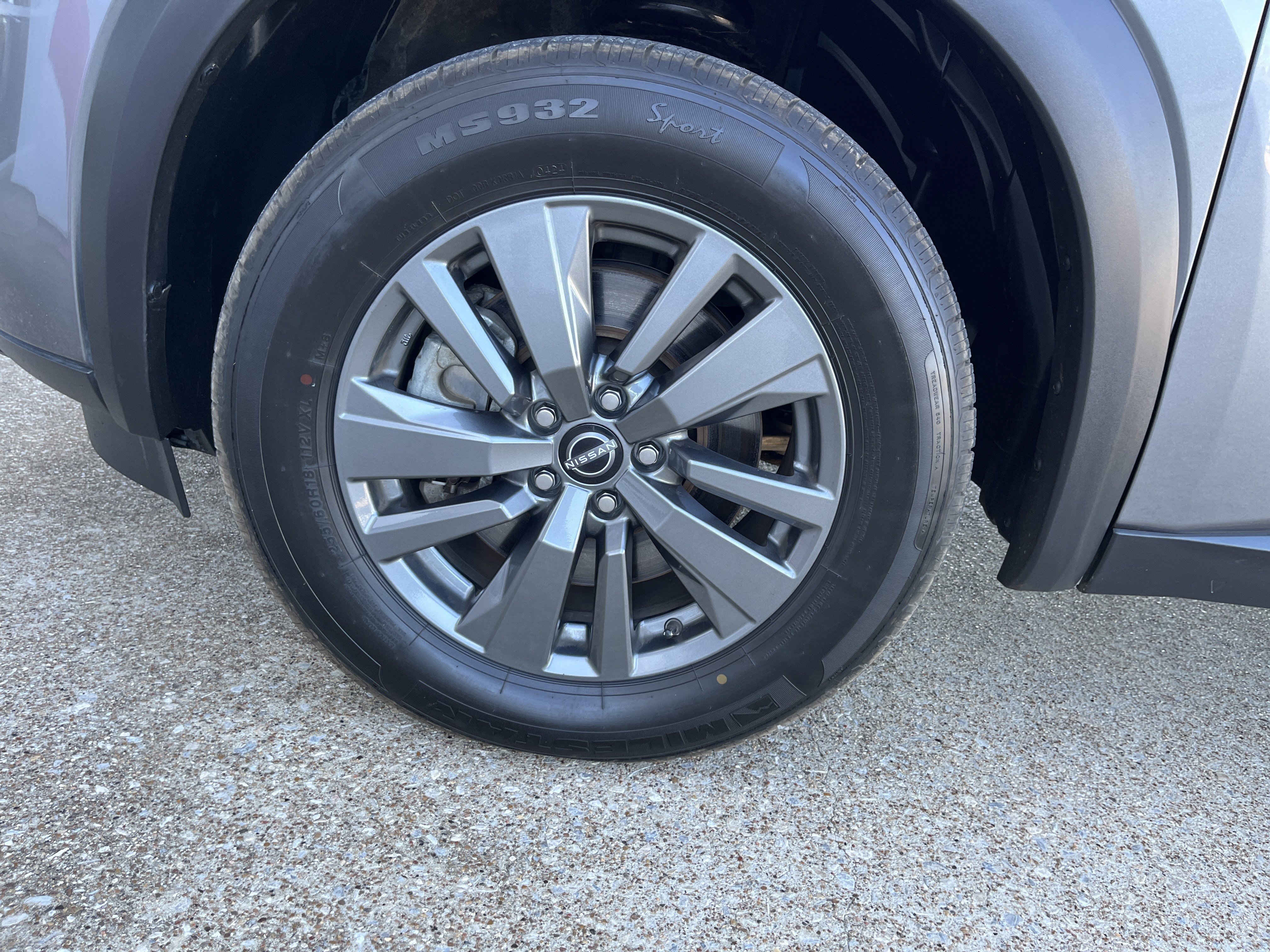 Used 2023 Nissan Pathfinder S image 26