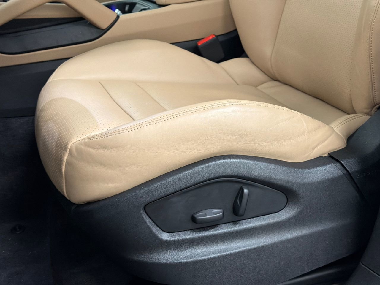 Used 2024 Porsche Cayenne S image 19