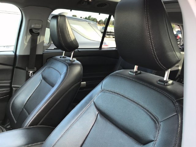 Used 2023 Ford Explorer Limited AWD/4WD image 32