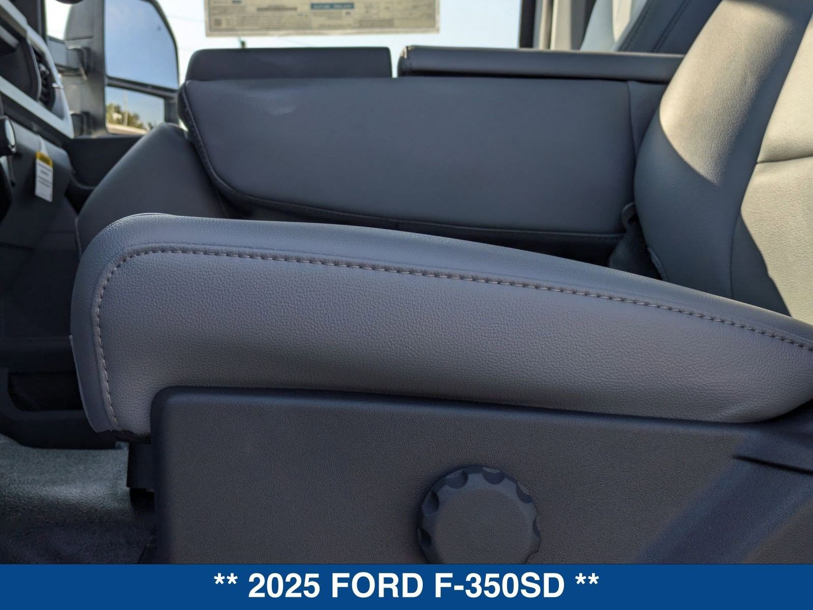 New 2025 Ford F350 XL w/ XL Chrome Package image 18