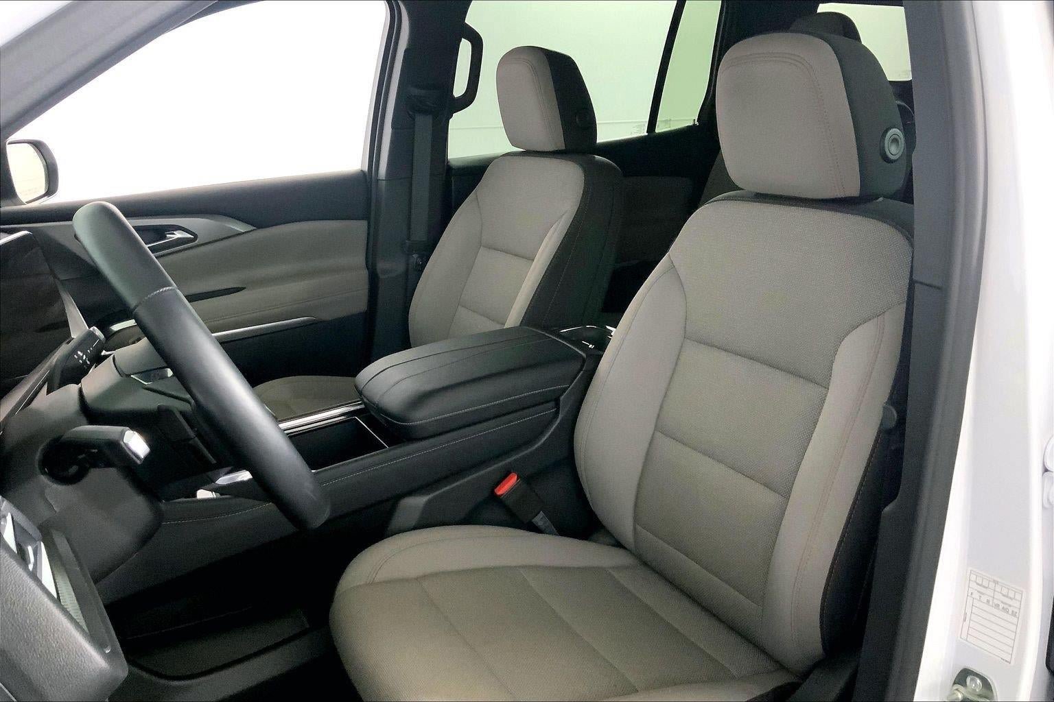 Used 2026 Chevrolet Traverse LT w/ Driver Confidence Package FWD image 22