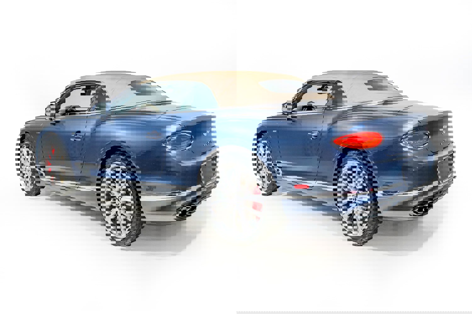 Used 2021 Bentley Continental GT image 4