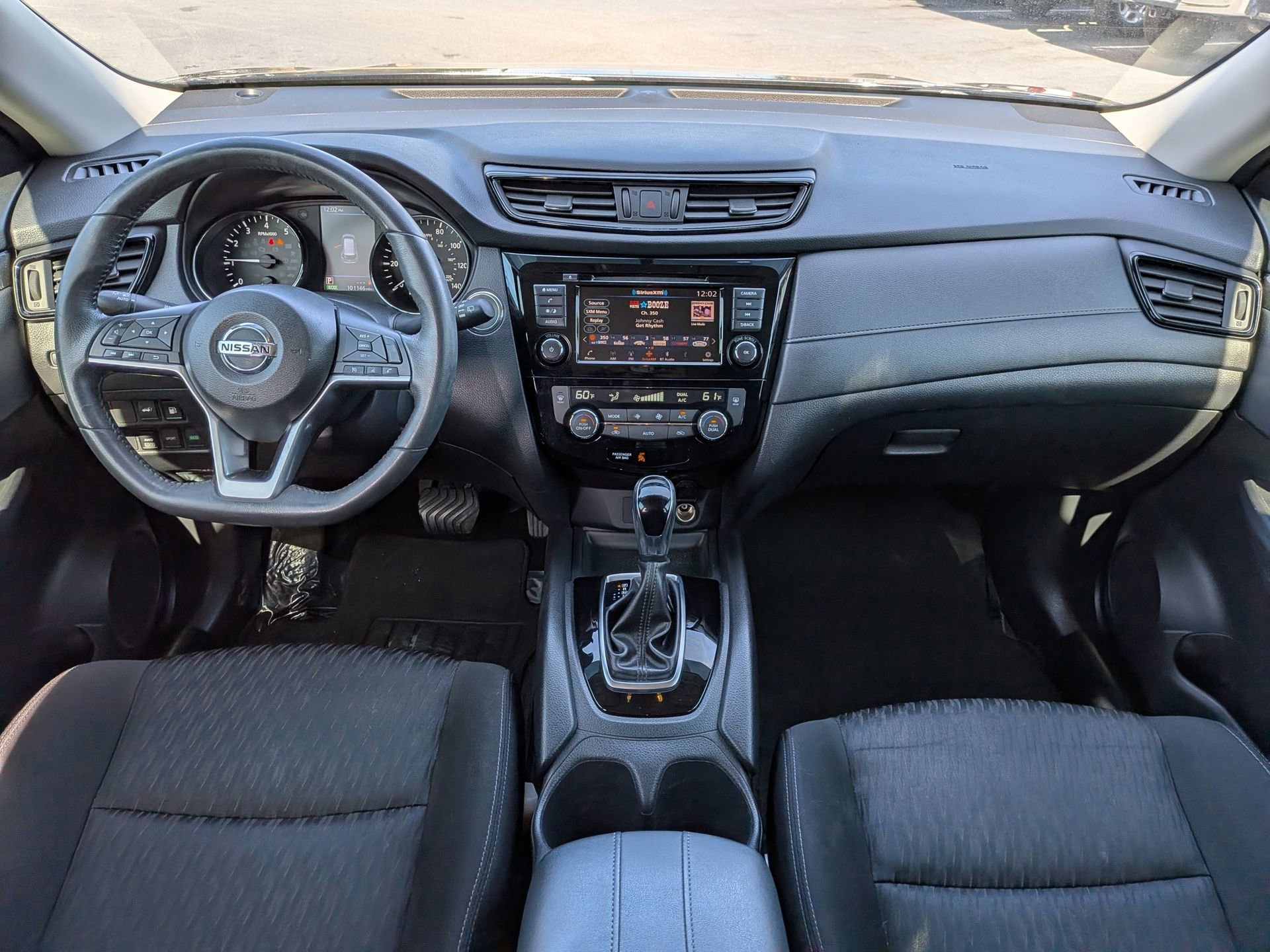 Used 2018 Nissan Rogue SV image 19