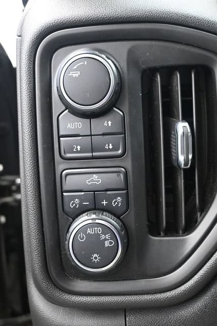 Used 2019 Chevrolet Silverado 1500 Custom Trail Boss w/ Custom Convenience Package AWD/4WD image 13