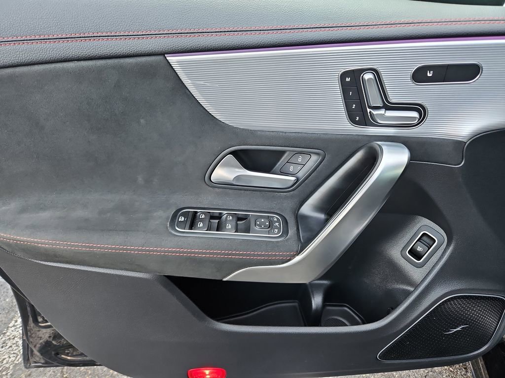 Used 2021 Mercedes-Benz CLA 250 CLA 250 image 26