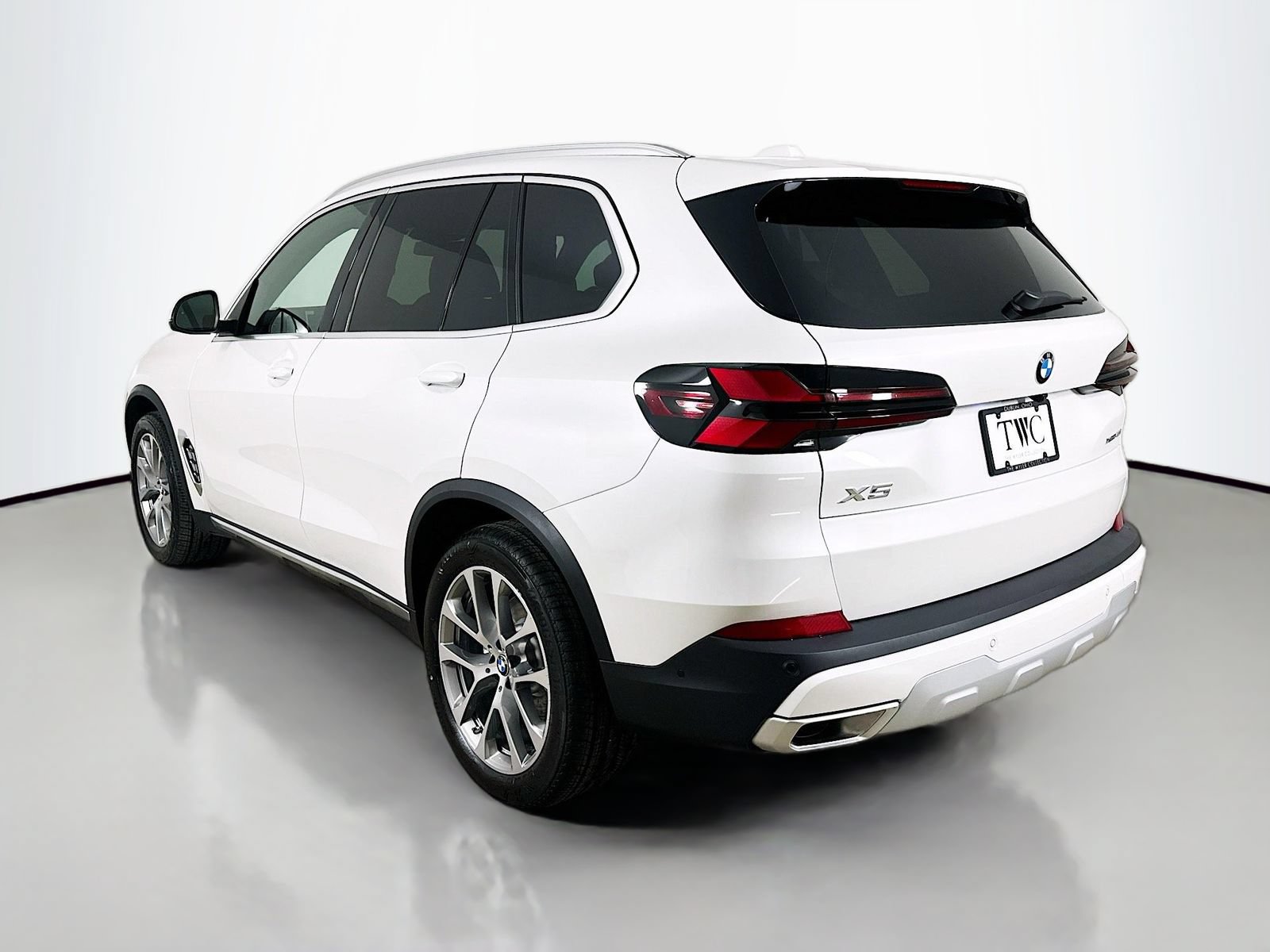 New 2026 BMW X5 xDrive40i w/ Premium Package AWD/4WD image 7