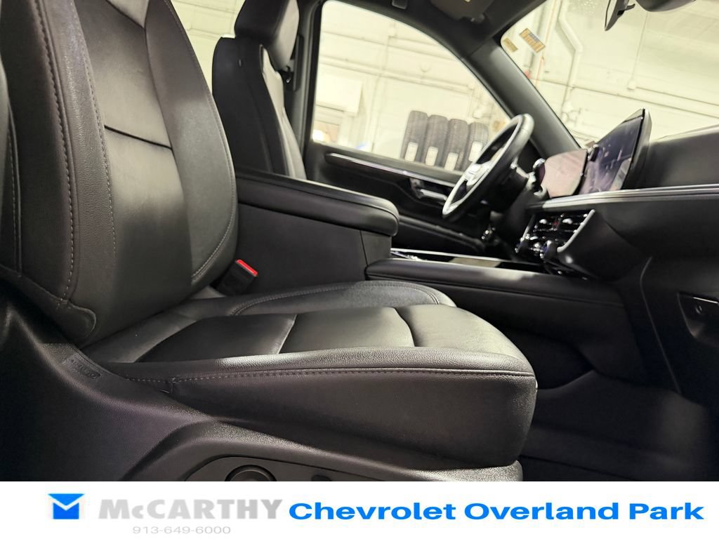 Used 2025 Chevrolet Tahoe LT AWD/4WD image 32