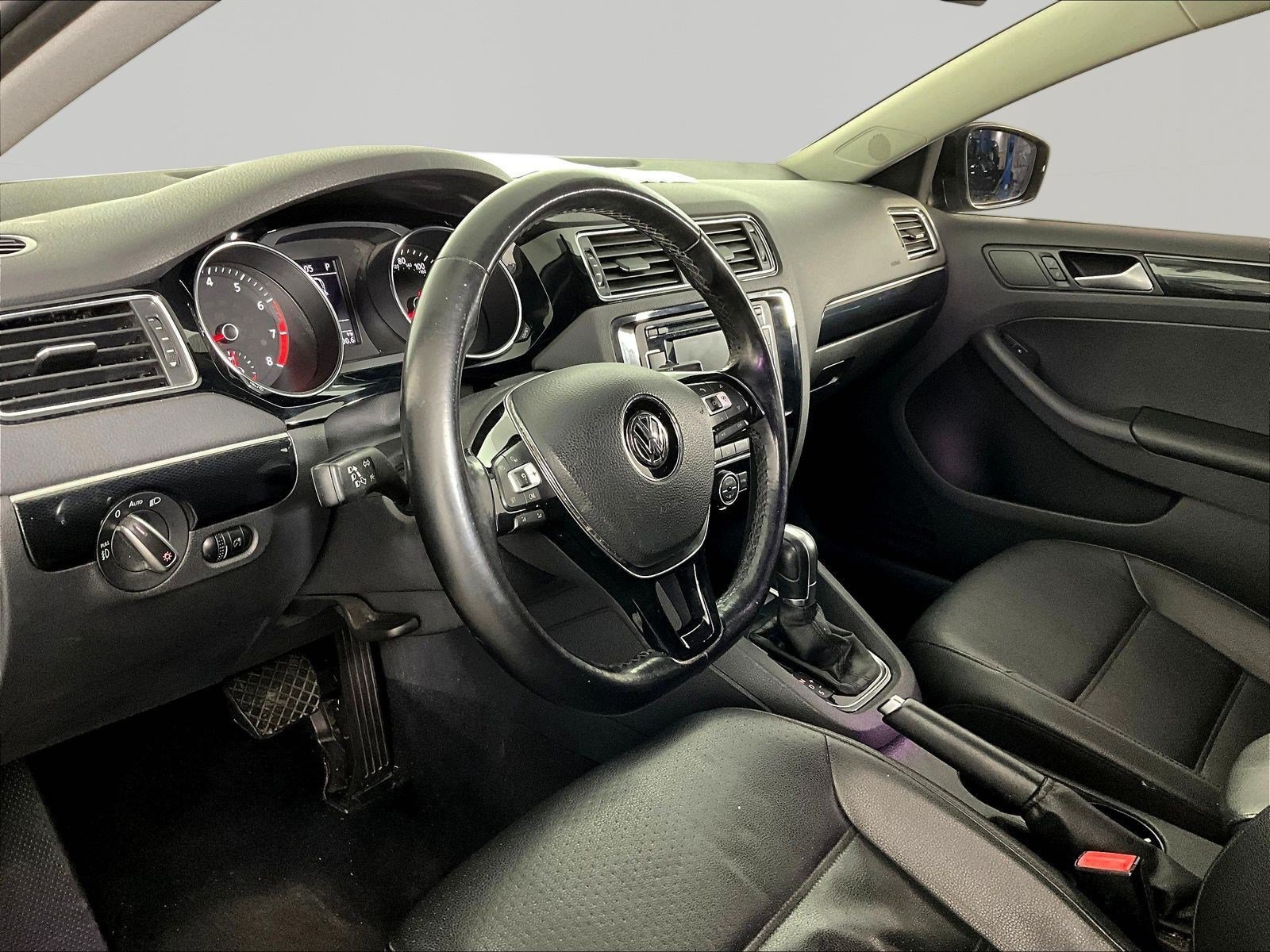 Used 2017 Volkswagen Jetta SEL FWD image 17