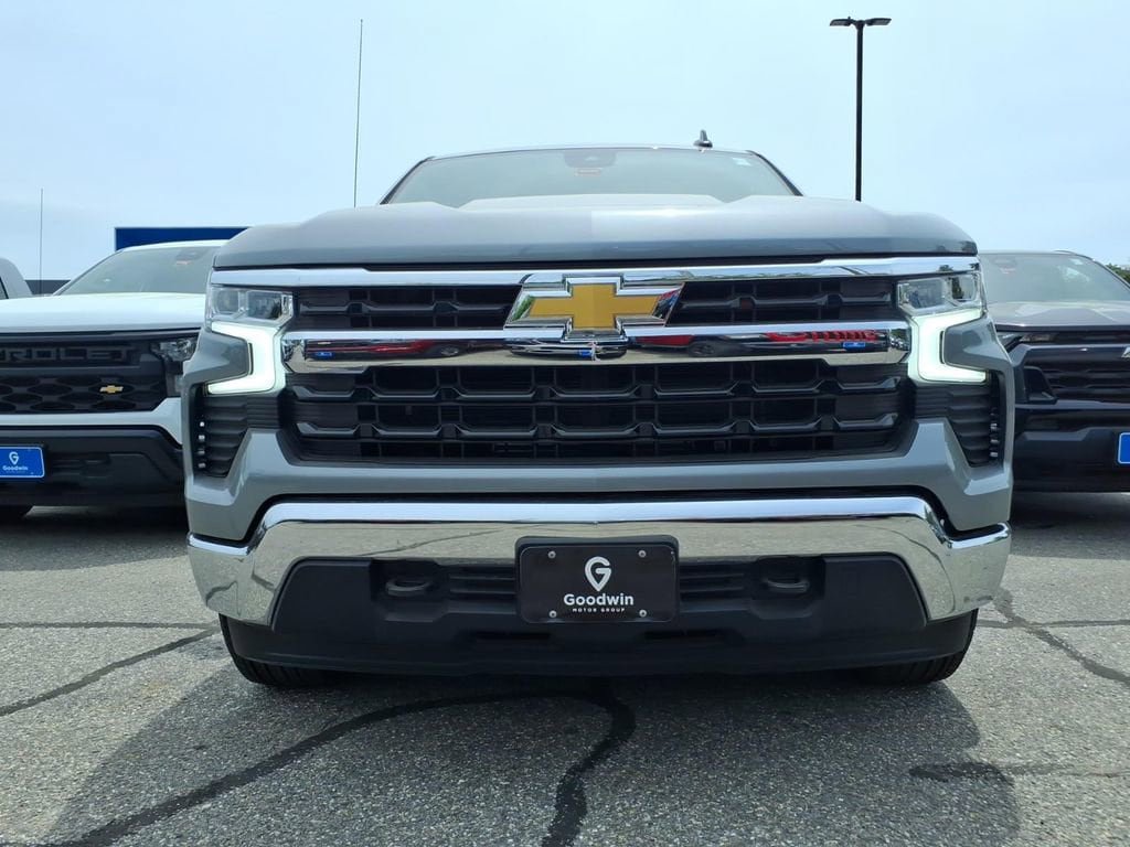New 2026 Chevrolet Silverado 1500 LT w/ Convenience Package II AWD/4WD image 2