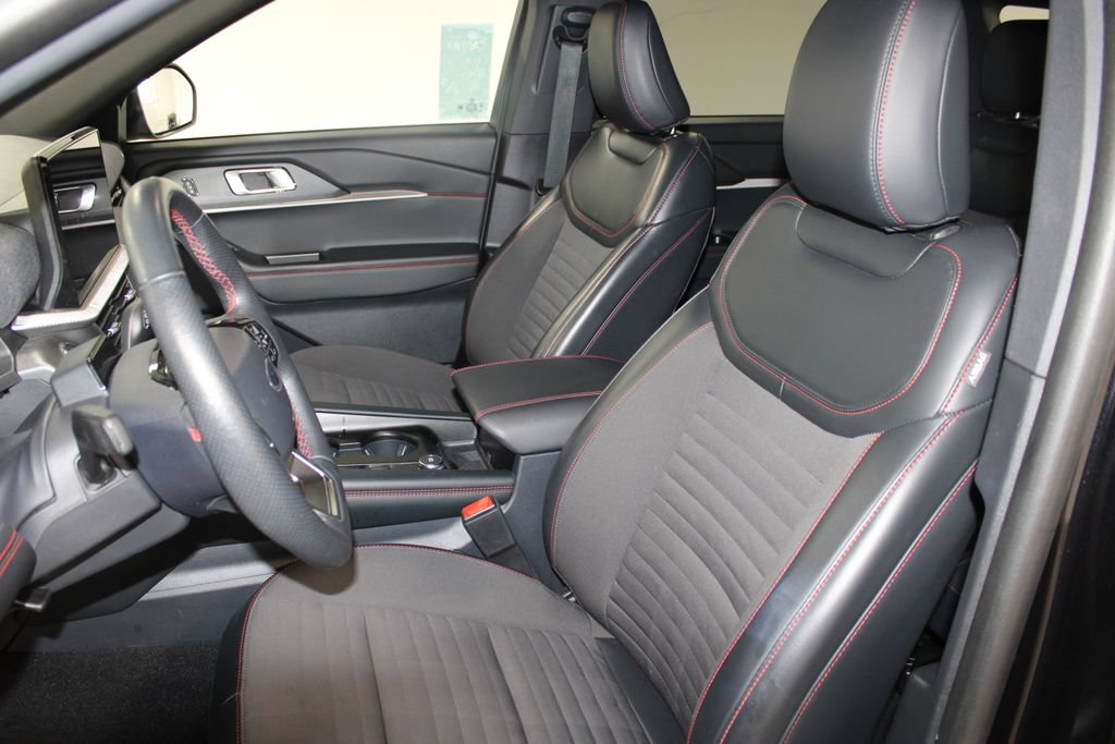 Used 2025 Ford Explorer ST-Line AWD/4WD image 13