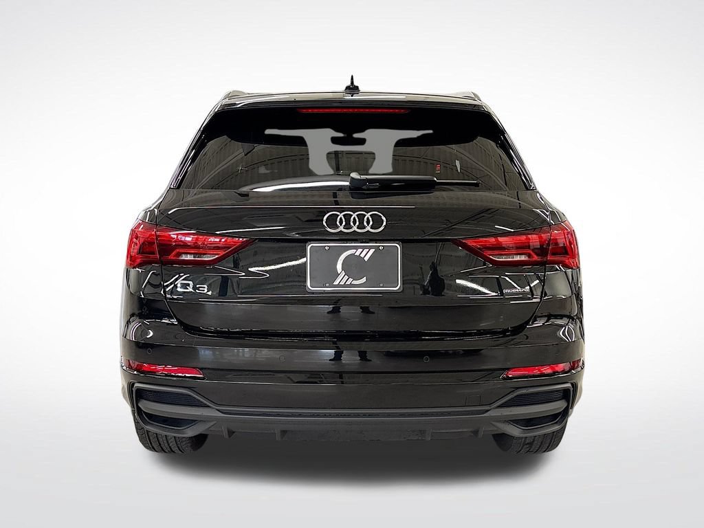 Used 2025 Audi Q3 2.0T Premium w/ Convenience Package AWD/4WD image 4