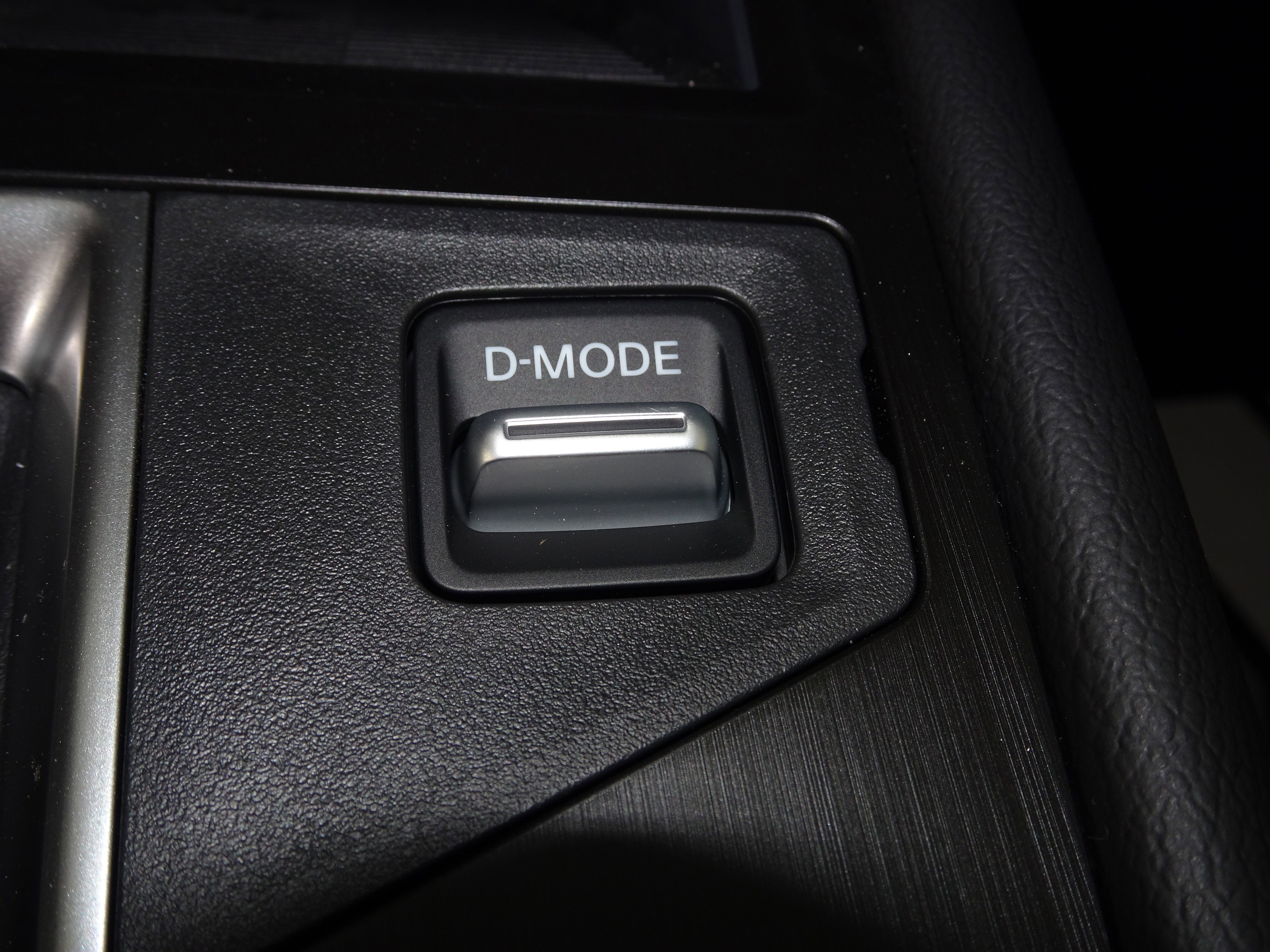 New 2025 Nissan Kicks SV w/ SV Premium Package image 33