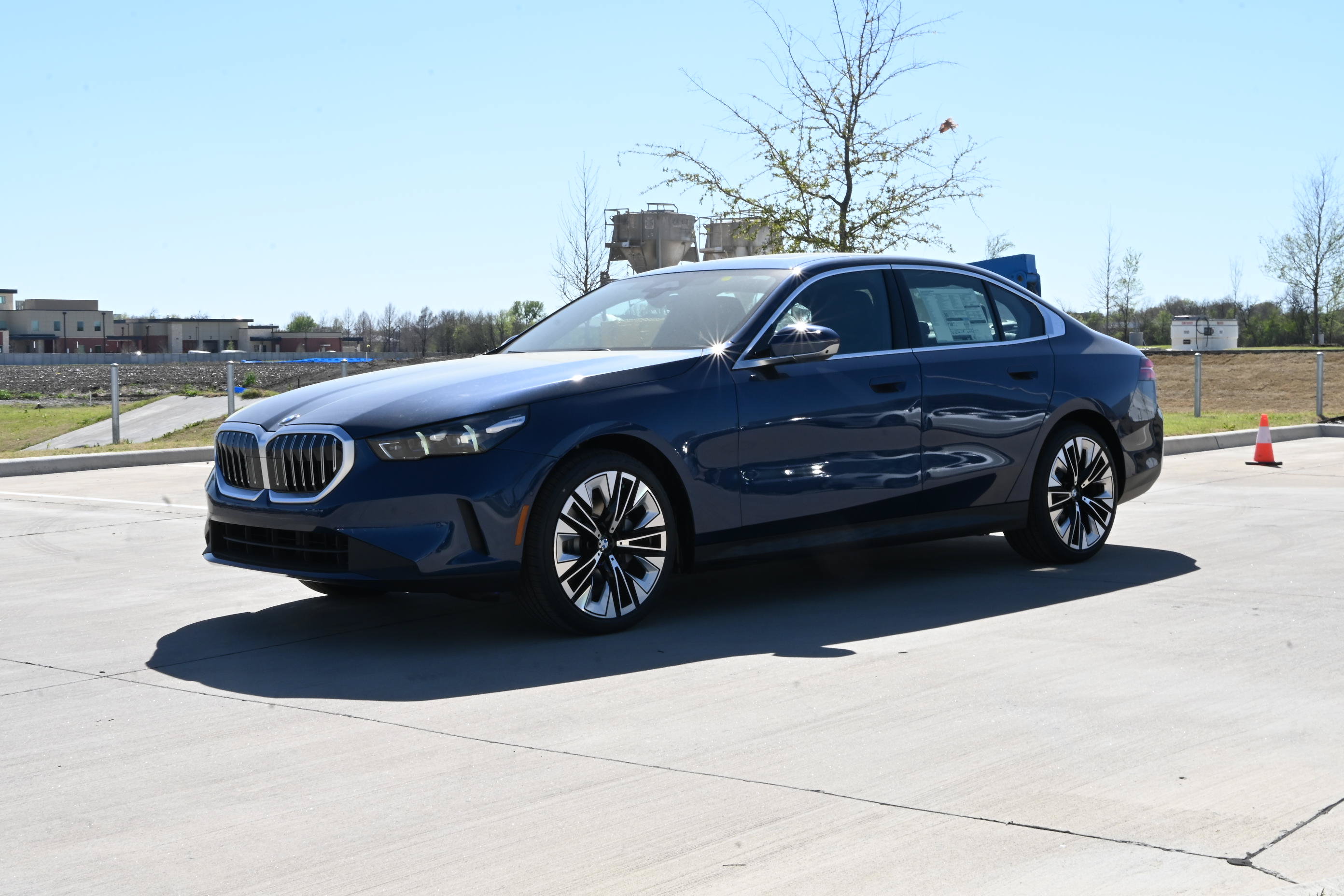 Used 2026 BMW 530i xDrive w/ Convenience Package AWD/4WD image 3