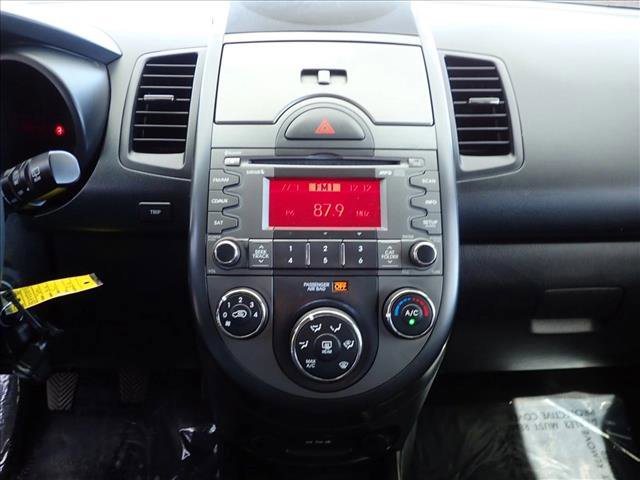 Used 2011 Kia Soul + w/ Audio Pkg image 16