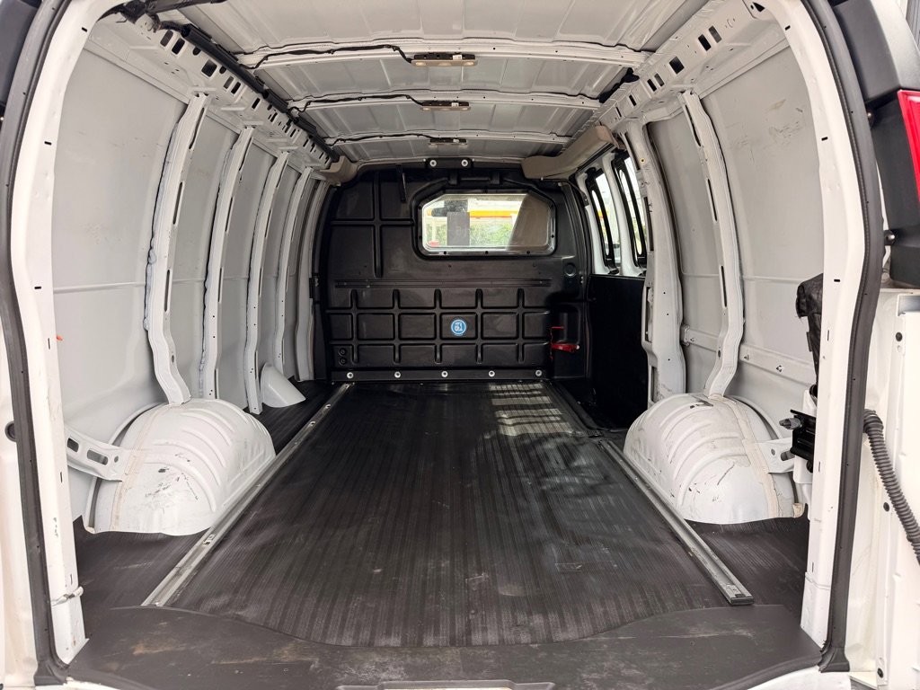 Used 2021 Chevrolet Express 2500 w/ Driver Convenience Package image 9