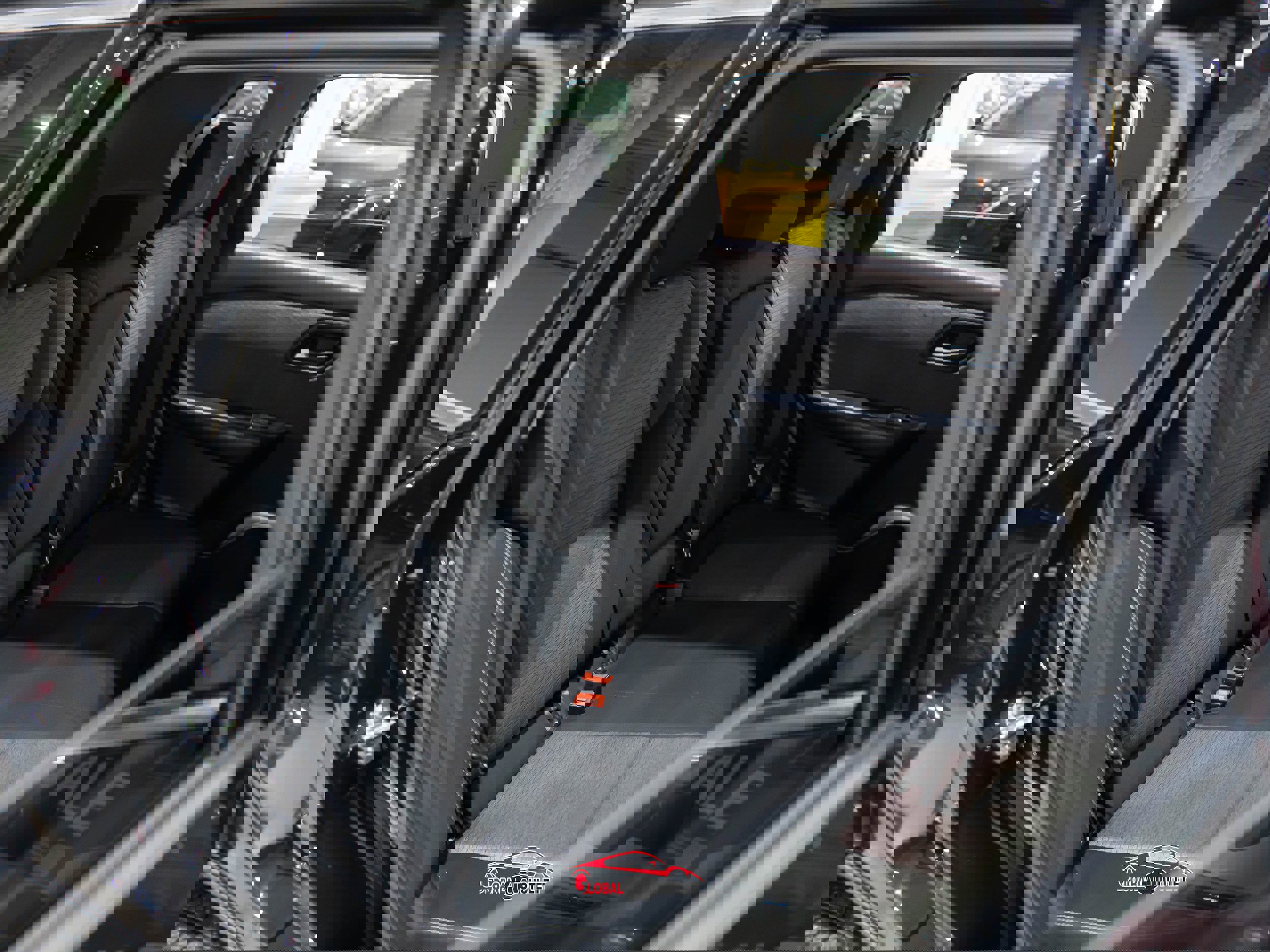 Used 2021 Nissan Rogue SV image 18