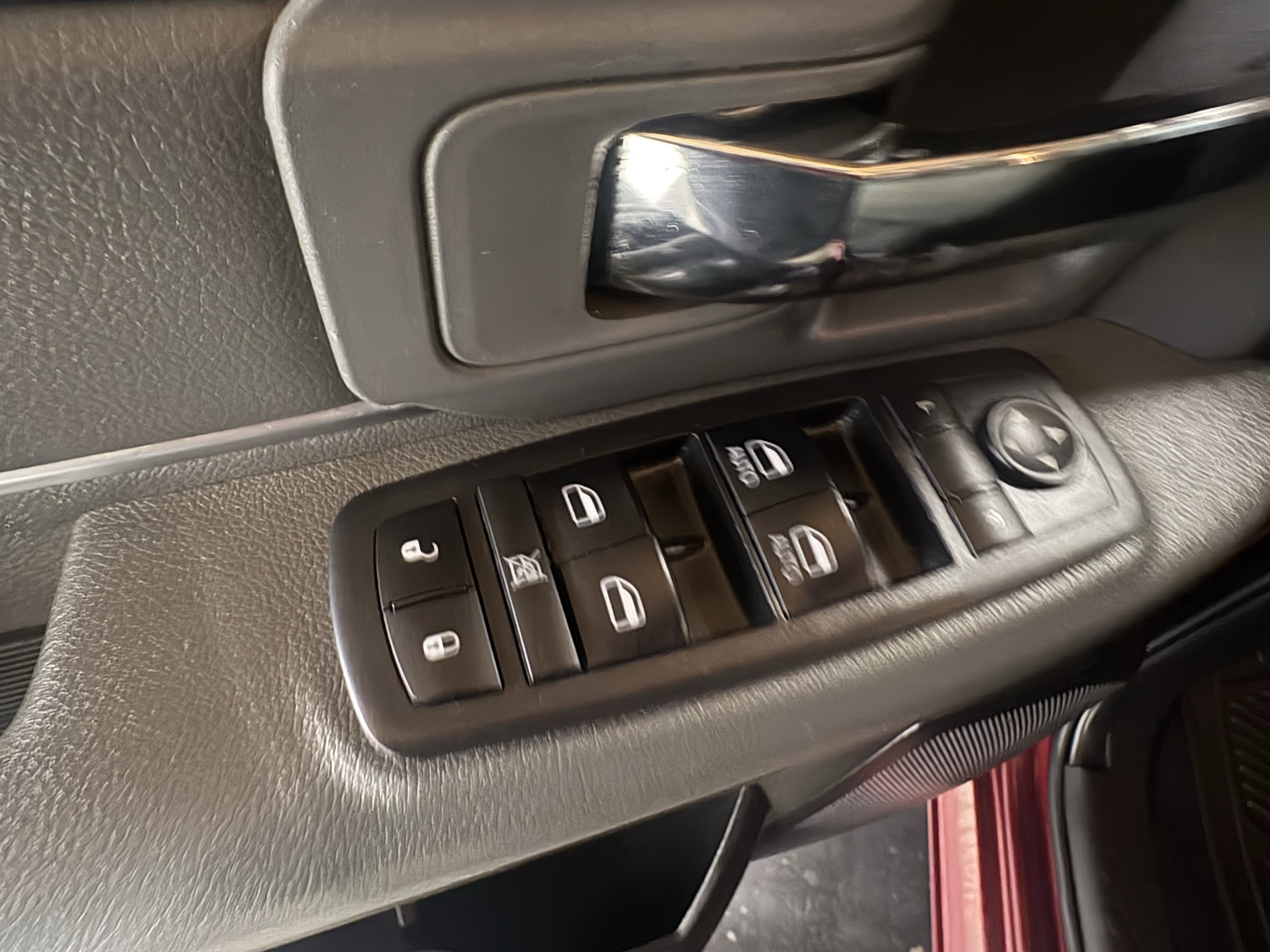 Used 2019 RAM 1500 Classic SLT image 21