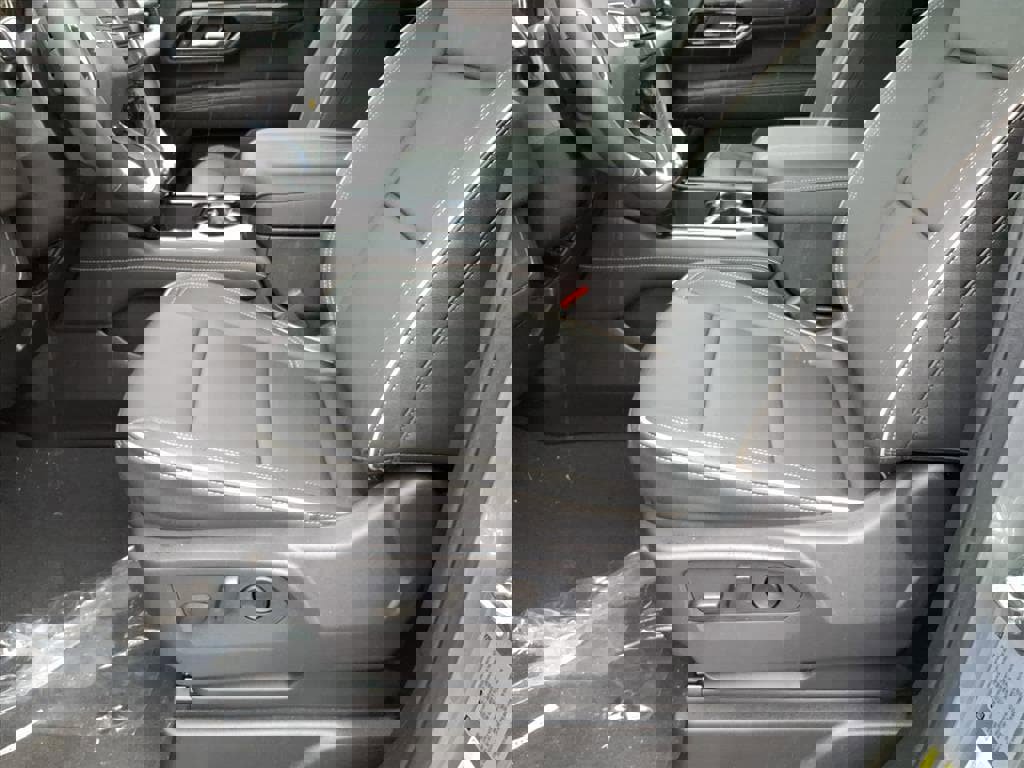 New 2026 GMC Yukon XL Elevation image 16