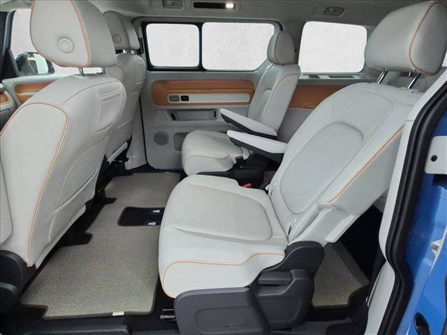 Used 2025 Volkswagen ID. Buzz 1st Edition AWD/4WD image 19