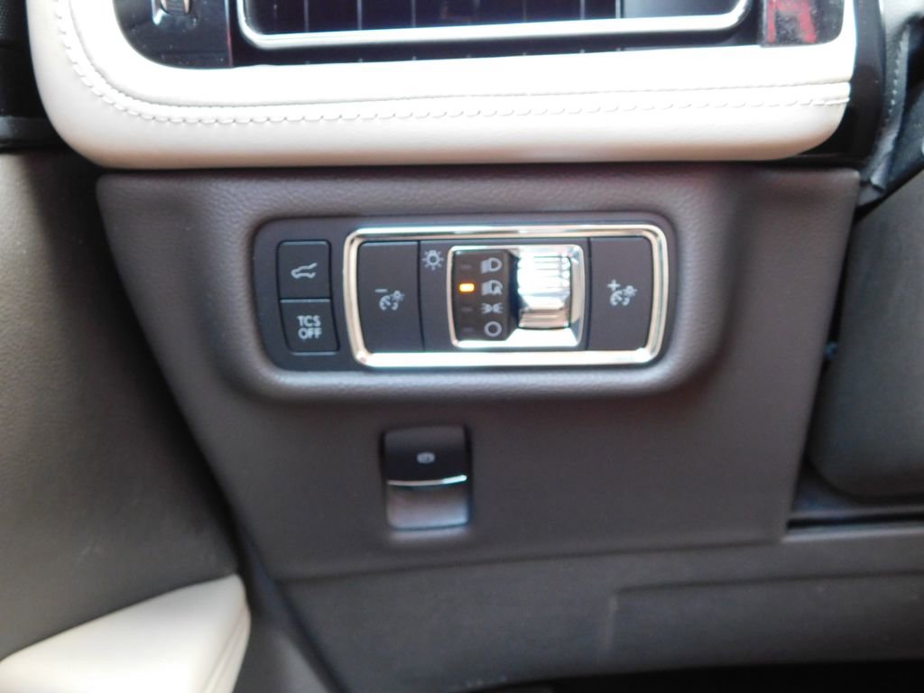 Used 2021 Lincoln Nautilus Reserve w/ Equipment Group 201A image 30