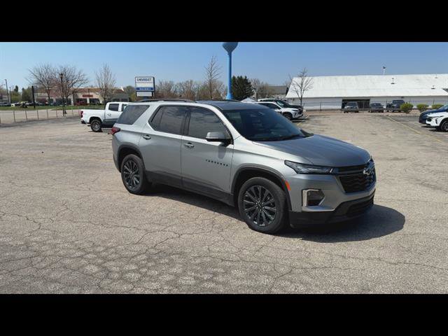 Used 2023 Chevrolet Traverse RS w/ LPO, Floor Liner Package AWD/4WD image 2