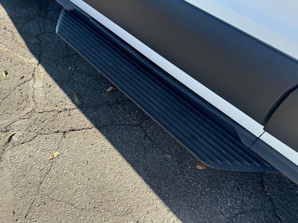 Used 2023 Ford Transit 350 XLT image 10