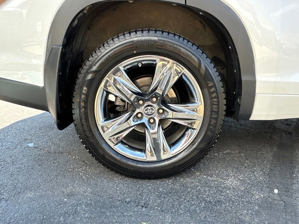 Used 2019 Toyota Highlander Limited Platinum AWD/4WD image 49