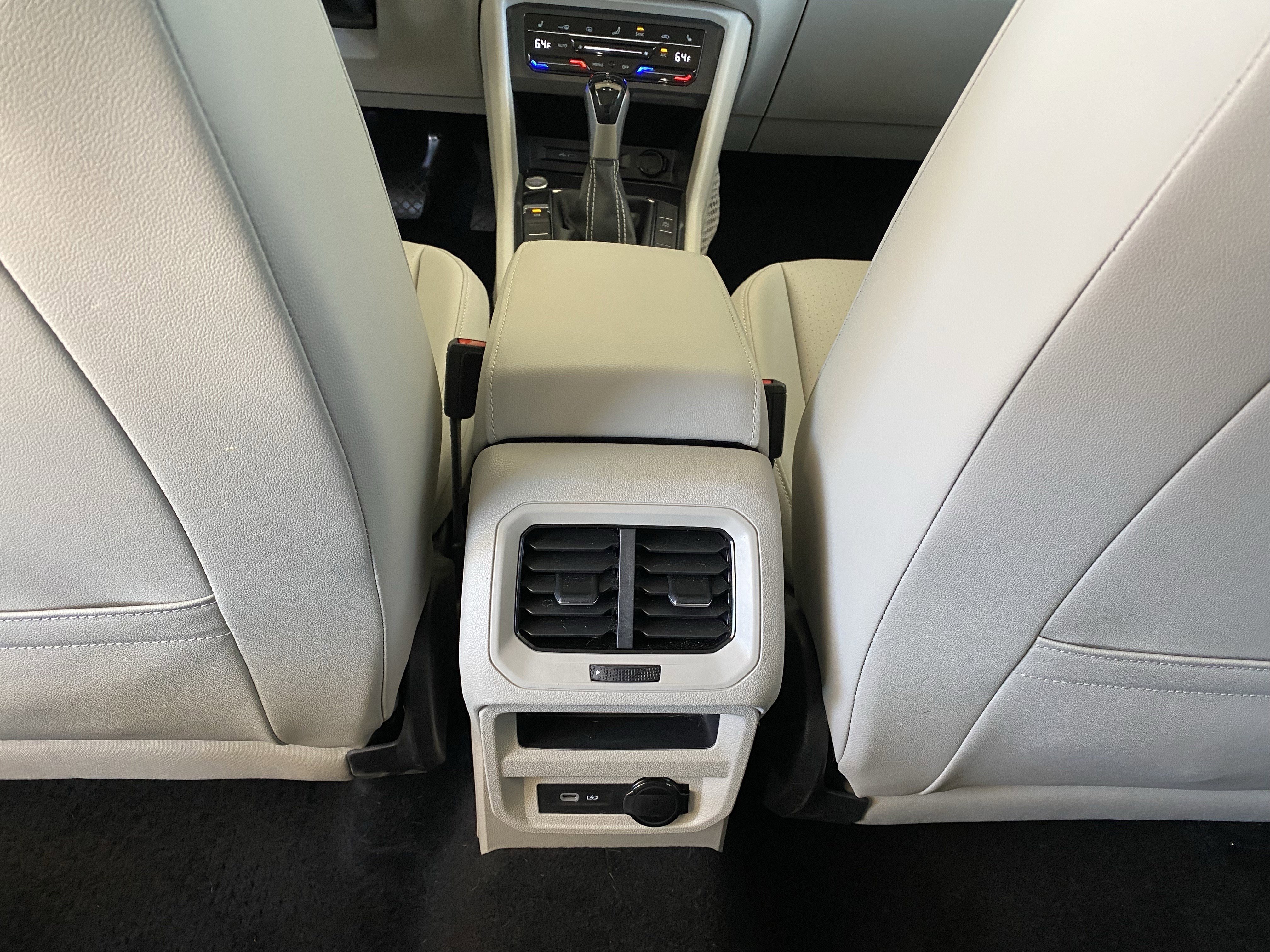 Used 2023 Volkswagen Tiguan SE w/ Panoramic Sunroof Package image 31