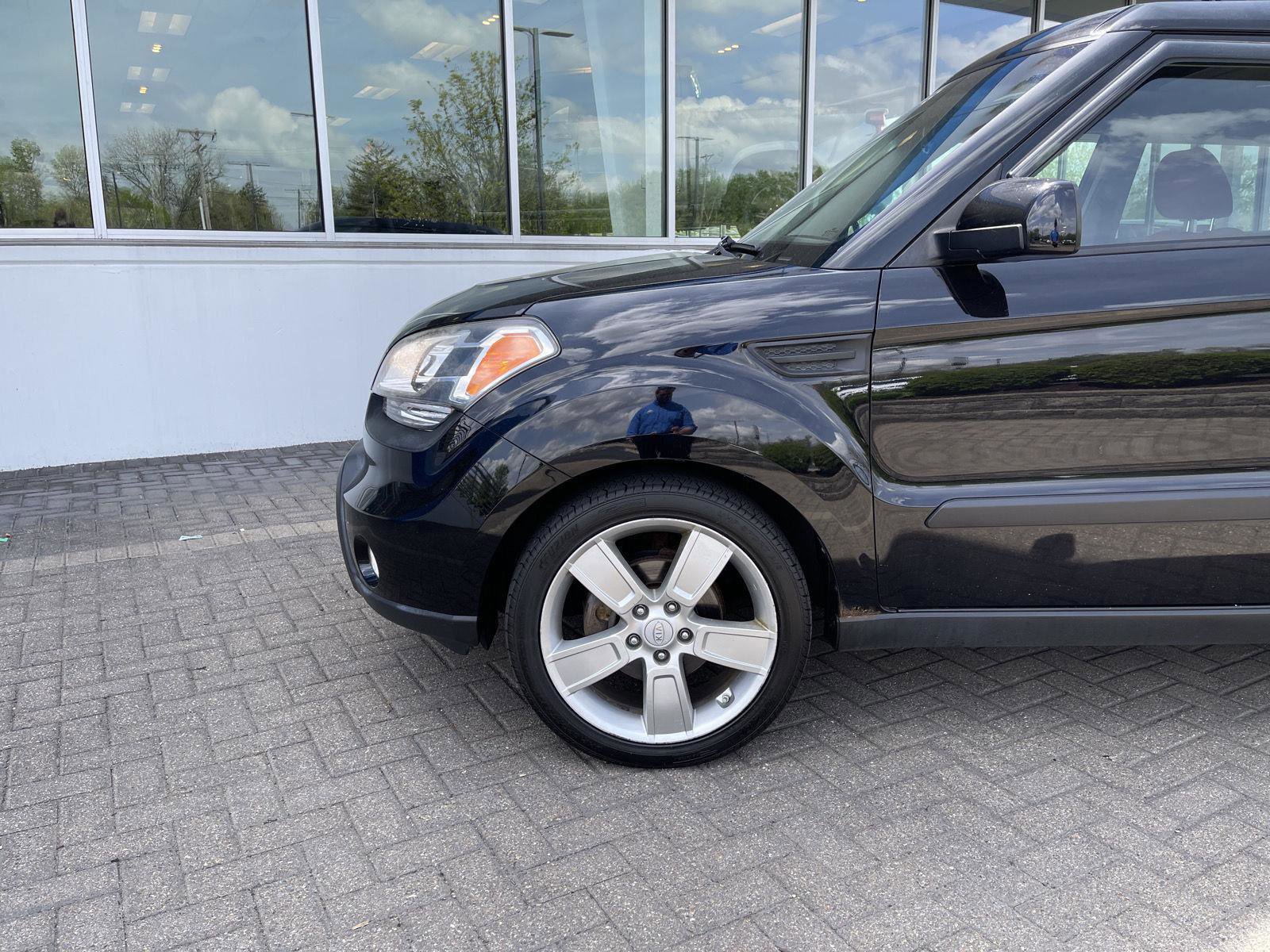 Used 2010 Kia Soul Sport FWD image 9