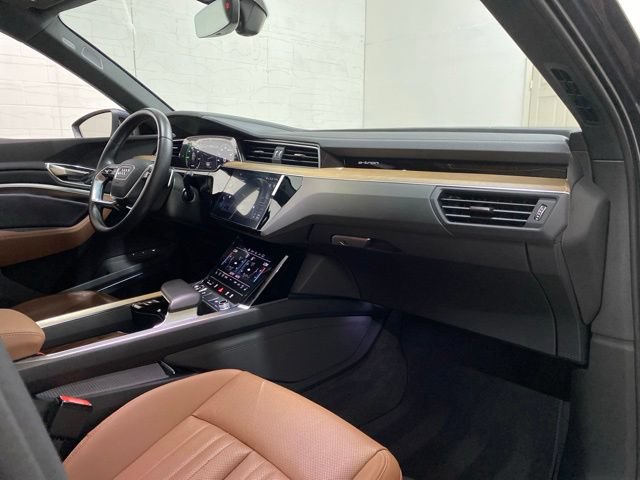 Used 2024 Audi Q8 e-tron Premium Plus w/ Premium Plus Package AWD/4WD image 83