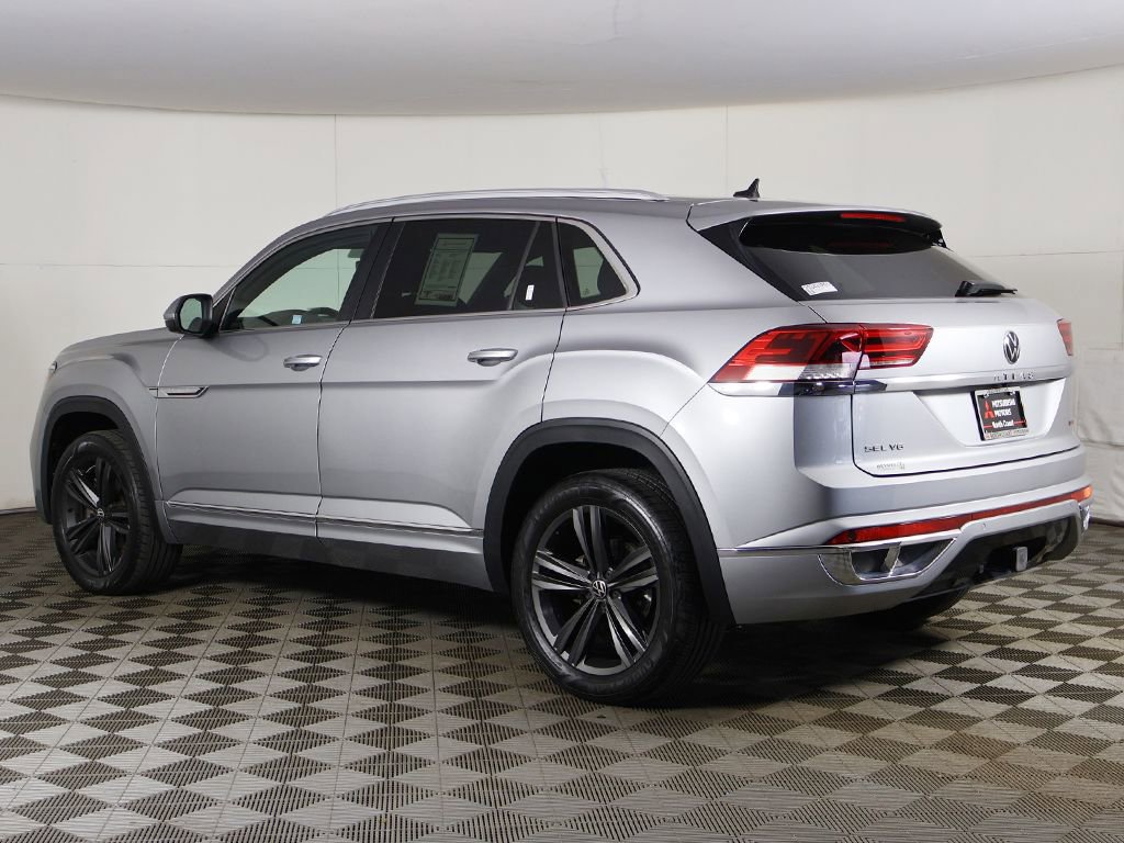 Used 2022 Volkswagen Atlas Cross Sport SEL R-Line image 11