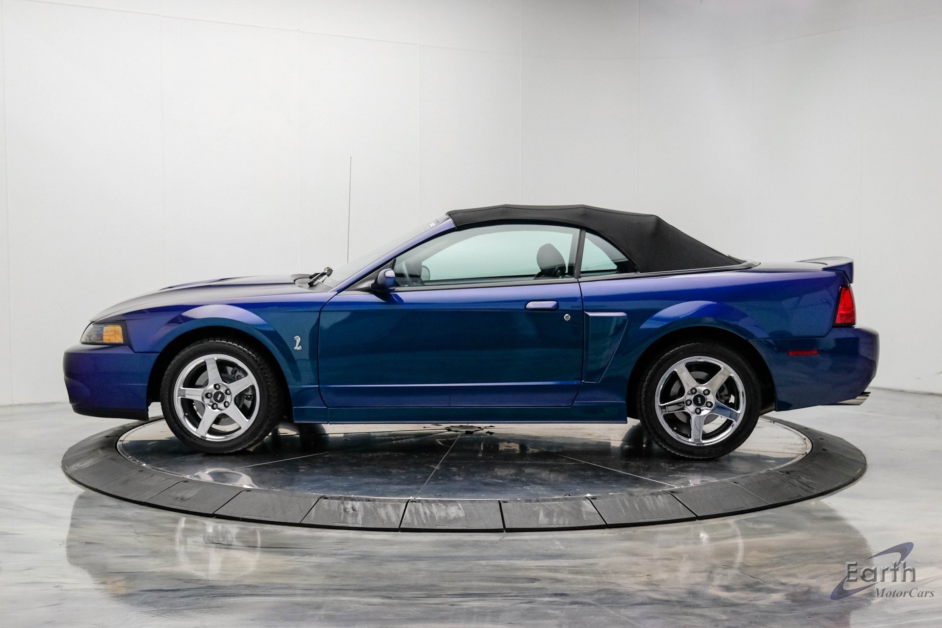 Used 2004 Ford Mustang Cobra image 7