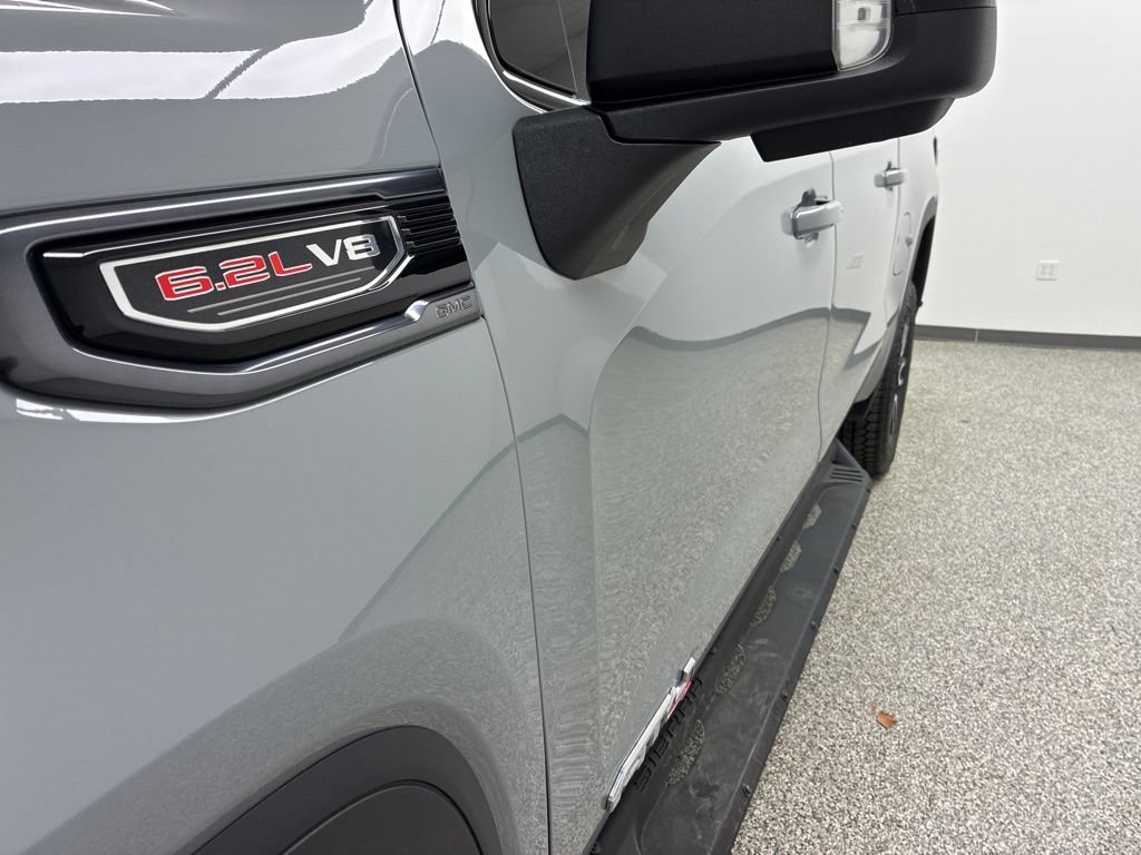 Used 2024 GMC Sierra 1500 AT4 w/ Technology Package AWD/4WD image 17