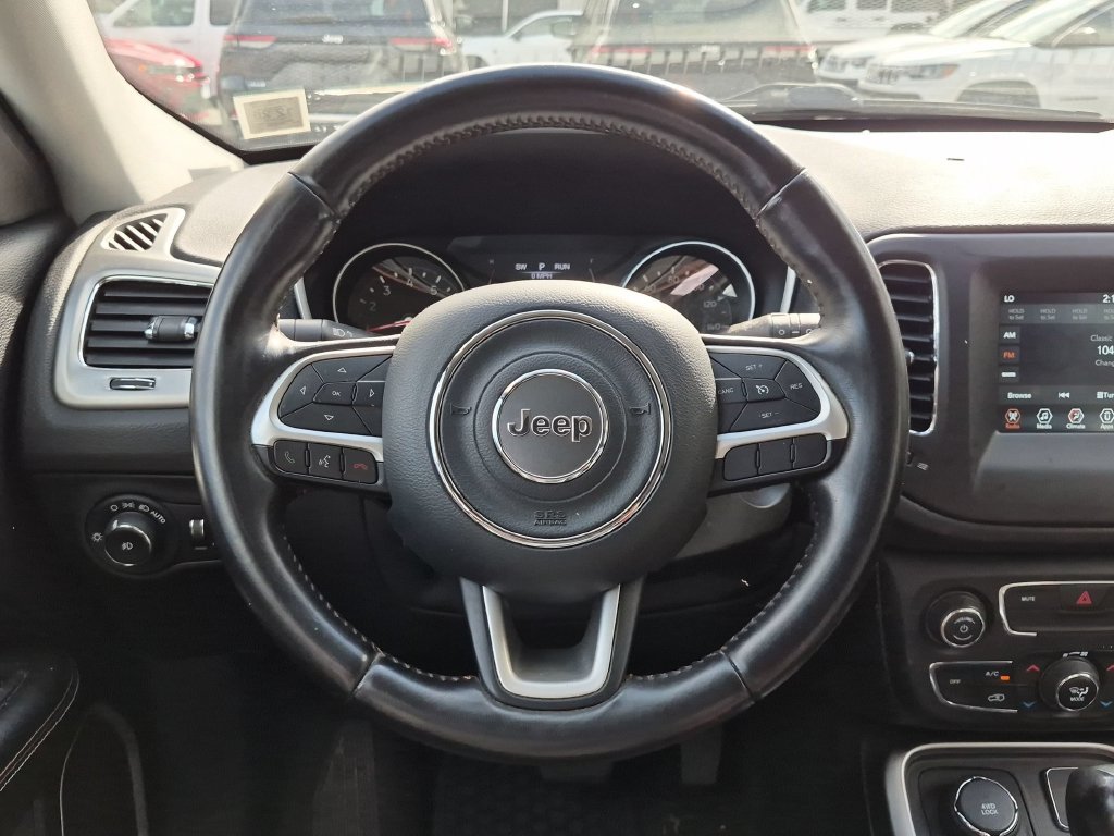 Used 2019 Jeep Compass Latitude w/ Cold Weather Group AWD/4WD image 12
