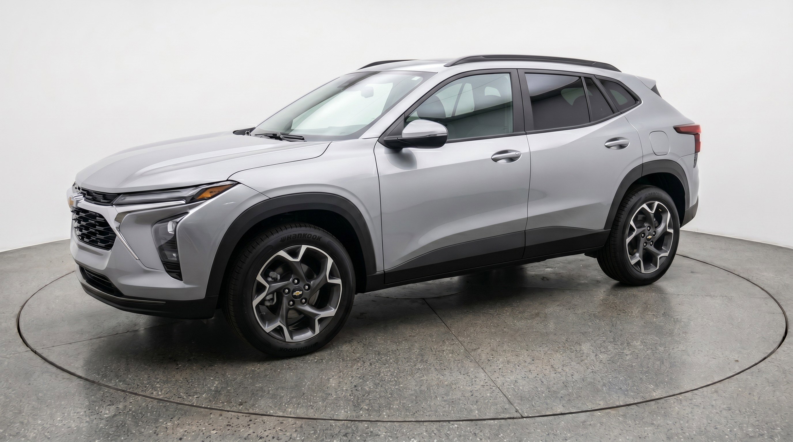 Used 2025 Chevrolet Trax LT w/ LT Convenience Package FWD image 3
