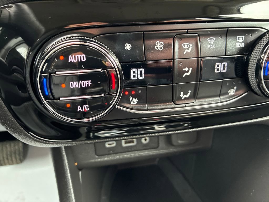 Used 2021 Buick Encore GX Essence w/ Advanced Technology Package image 29