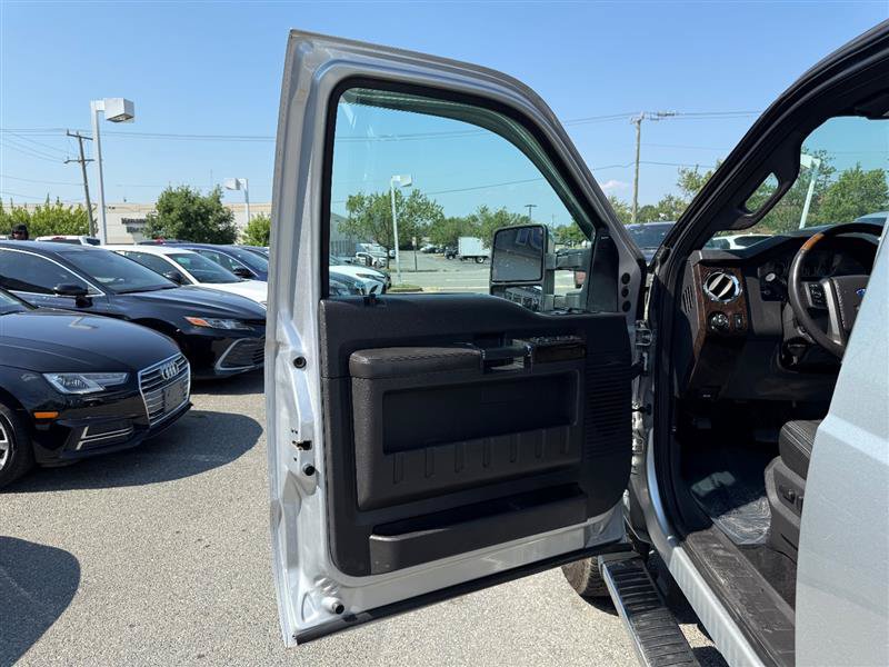 Used 2016 Ford F250 Platinum w/ FX4 Off-Road Package AWD/4WD image 16