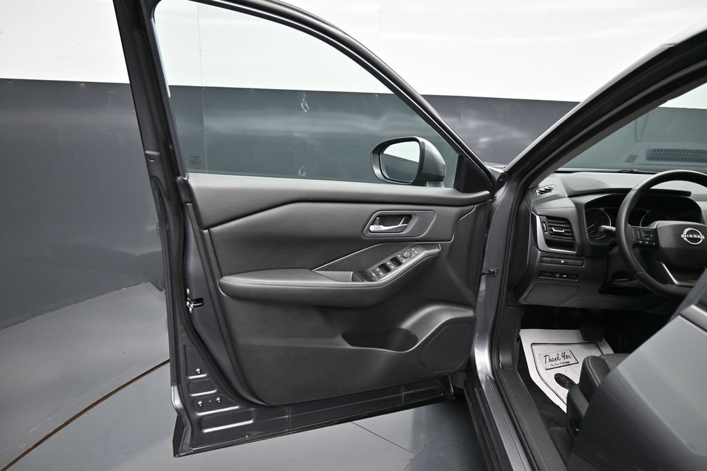 Used 2026 Nissan Rogue SV AWD/4WD image 10