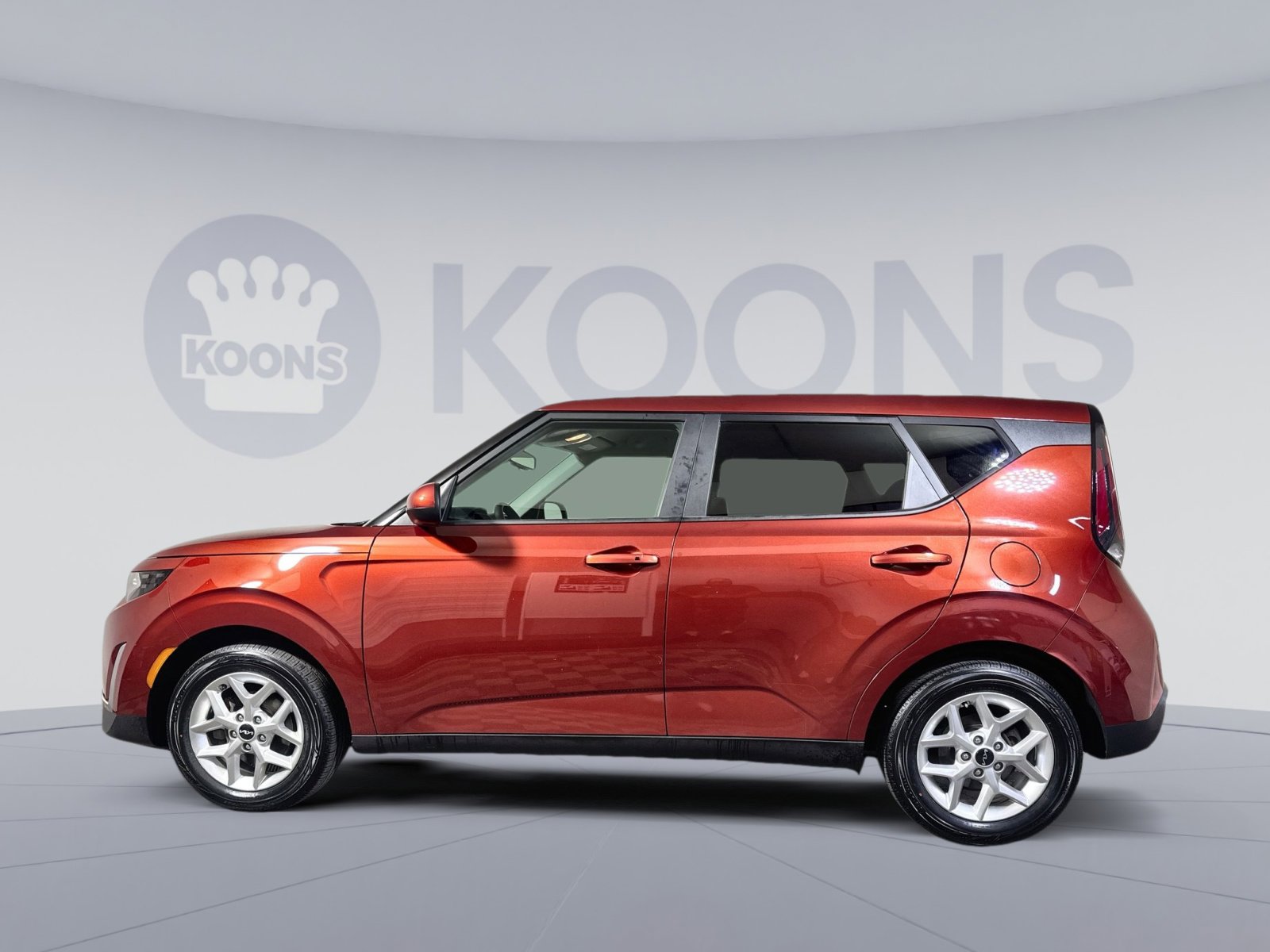 Used 2023 Kia Soul S FWD image 2